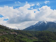 06 Vista panoramica su Dossena con Menna, Alben e Ponte tibetano